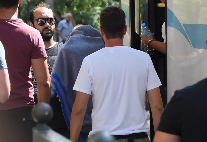 Μέλος αίρεσης η μια Βουλγάρα: Ρίχναμε λάδι στα μουσεία για εξαγνισμό 