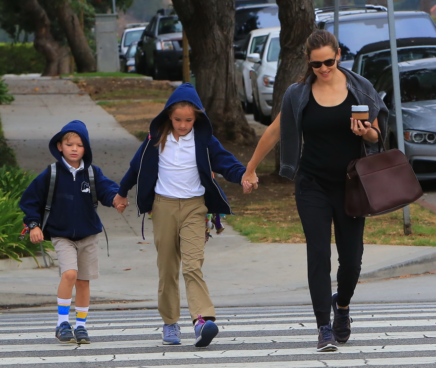 Η  Jennifer Garner είναι... δυνατή για τα παιδιά της 