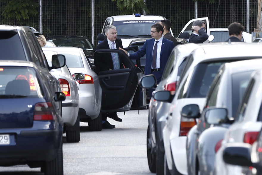 Οι συντάξεις στο μικροσκόπιο των δανειστών: Ολοκληρώθηκε η συνάντηση με τον Τσακαλώτο στο... υπ. Δικαιοσύνης!