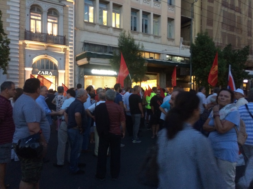 Πορεία του ΠΑΜΕ στο Σύνταγμα με σύνθημα «έξω από το ΝΑΤΟ και οι Αμερικανοί»