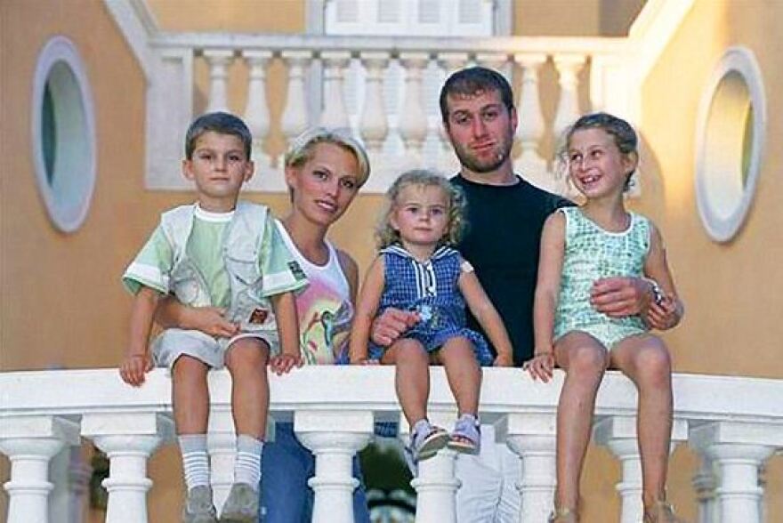  Ρομάν Αμπράμοβιτς: Η πρώην σύζυγός του μιλά για τον γάμο τους που έμοιαζε με «χρυσό κλουβί»