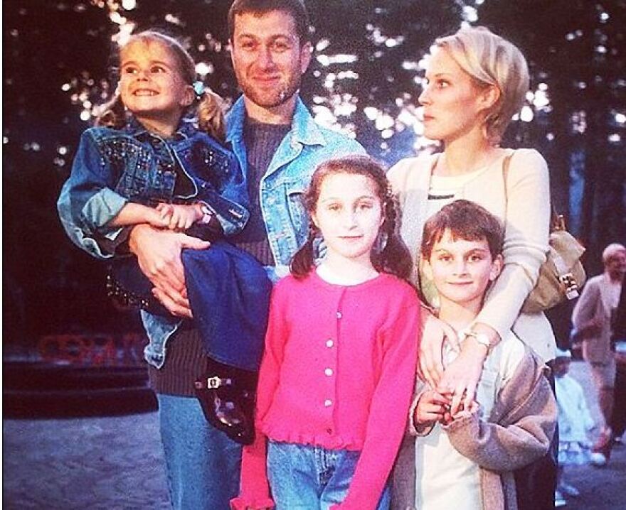  Ρομάν Αμπράμοβιτς: Η πρώην σύζυγός του μιλά για τον γάμο τους που έμοιαζε με «χρυσό κλουβί»