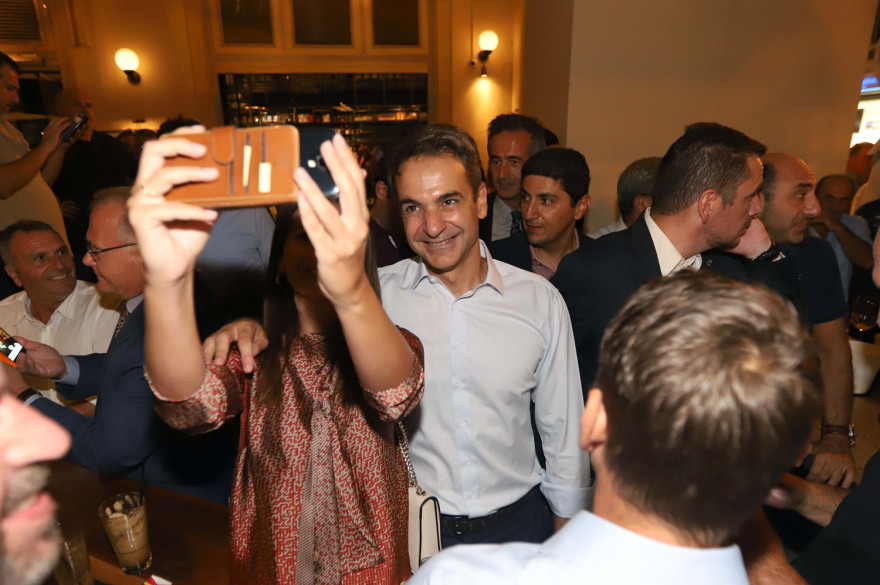 Στα περίπτερα της ΔΕΘ ο Κυριάκος Μητσοτάκης - Στις 8 η κεντρική ομιλία του