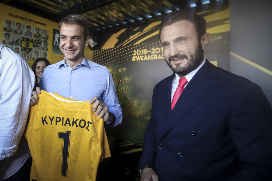 Ο Μητσοτάκης στα περίπτερα της ΔΕΘ: Η «μπηχτή» στο ΑΠΕ, οι videogamers και το «ιπτάμενο» μικρόφωνο