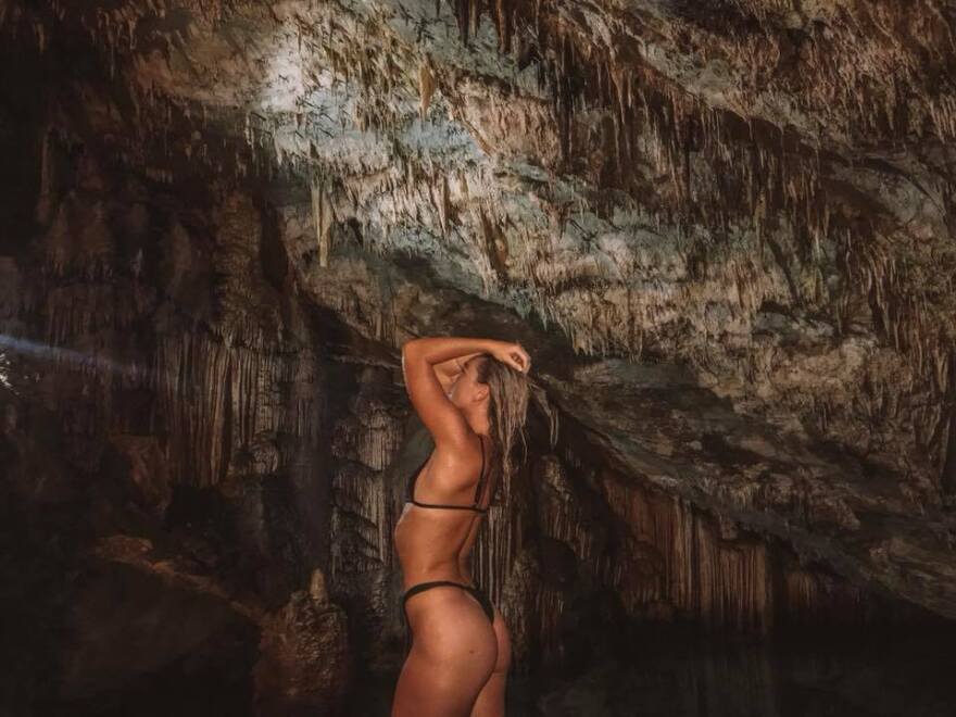 Το τελευταίο αντίο στην 20χρονη Αυστραλή που αυτοκτόνησε σε θαλαμηγό στην Κεφαλονιά 