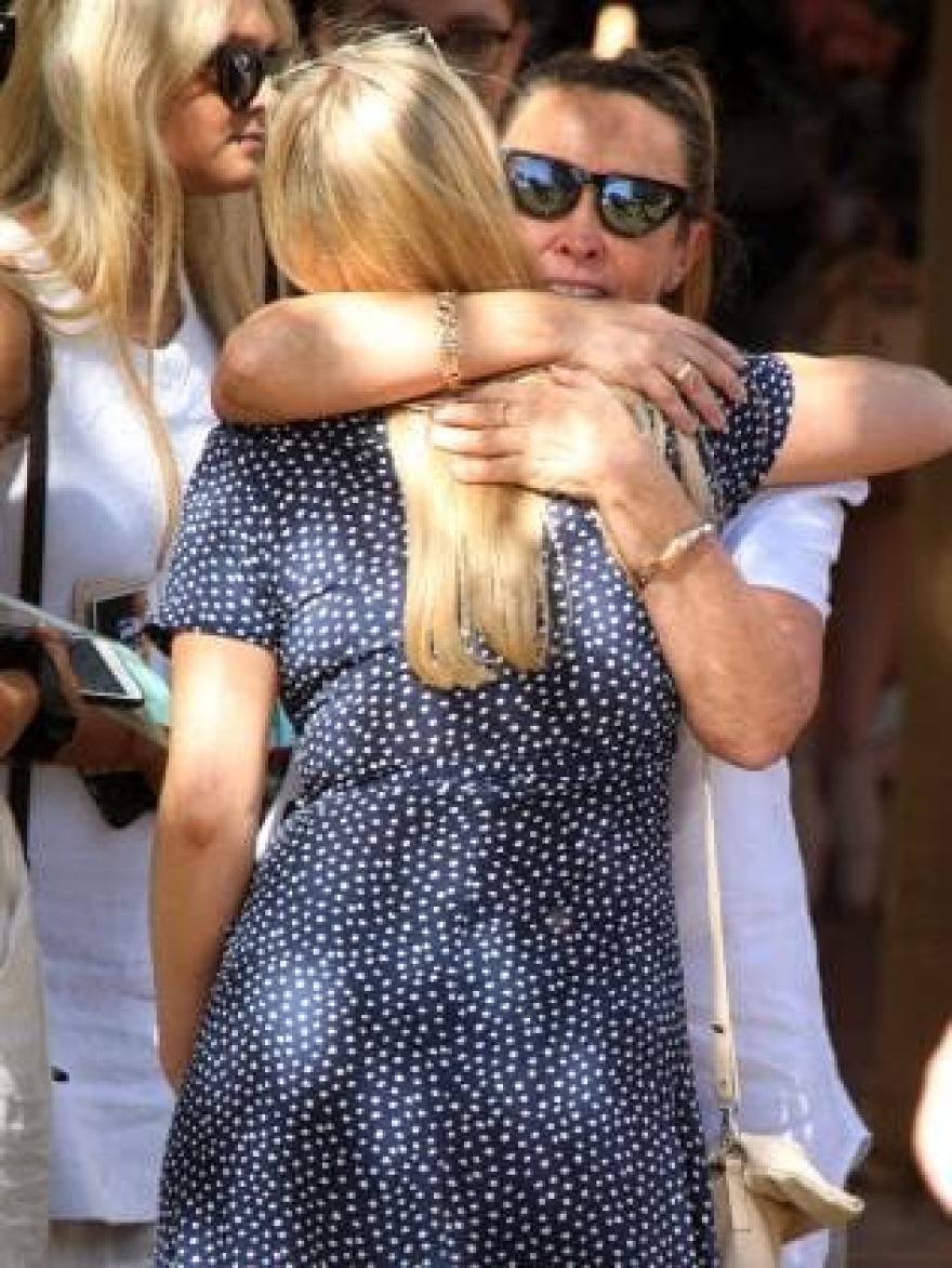 Το τελευταίο αντίο στην 20χρονη Αυστραλή που αυτοκτόνησε σε θαλαμηγό στην Κεφαλονιά 