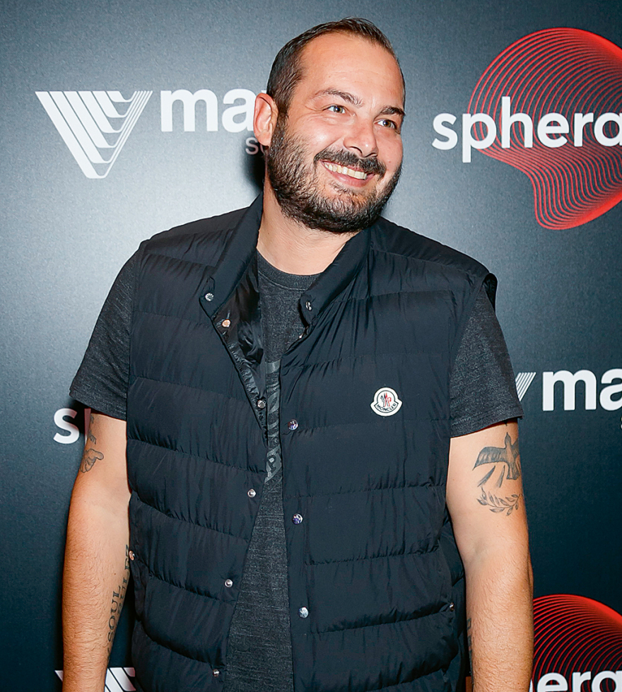 Αντώνης Ρέμος - Υβόννη Μπόσνιακ: Σήμερα γάμος γίνεται!