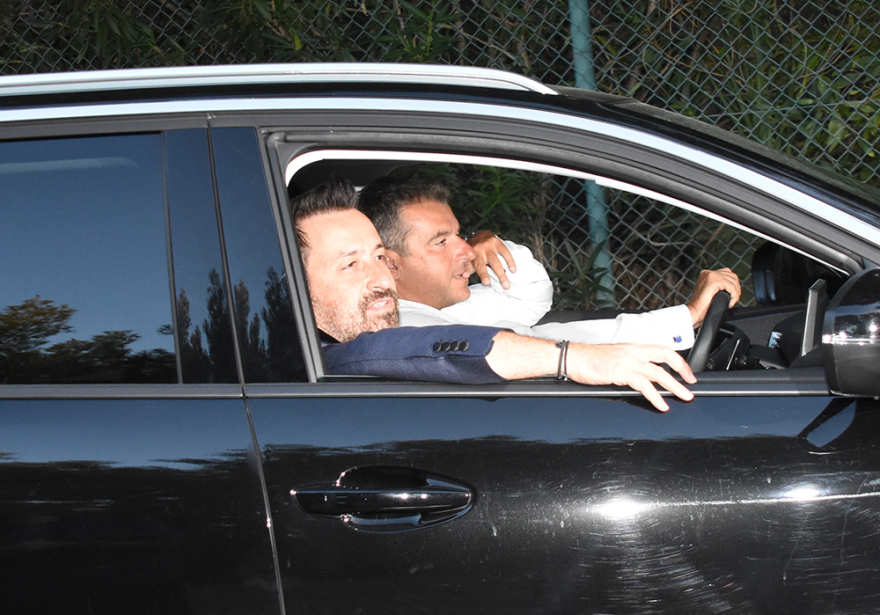 Αντώνης Ρέμος - Υβόννη Μπόσνιακ: Δείτε όλα όσα έγιναν στο γάμο της χρονιάς 