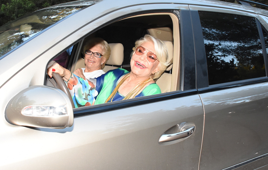 Αντώνης Ρέμος - Υβόννη Μπόσνιακ: Δείτε όλα όσα έγιναν στο γάμο της χρονιάς 