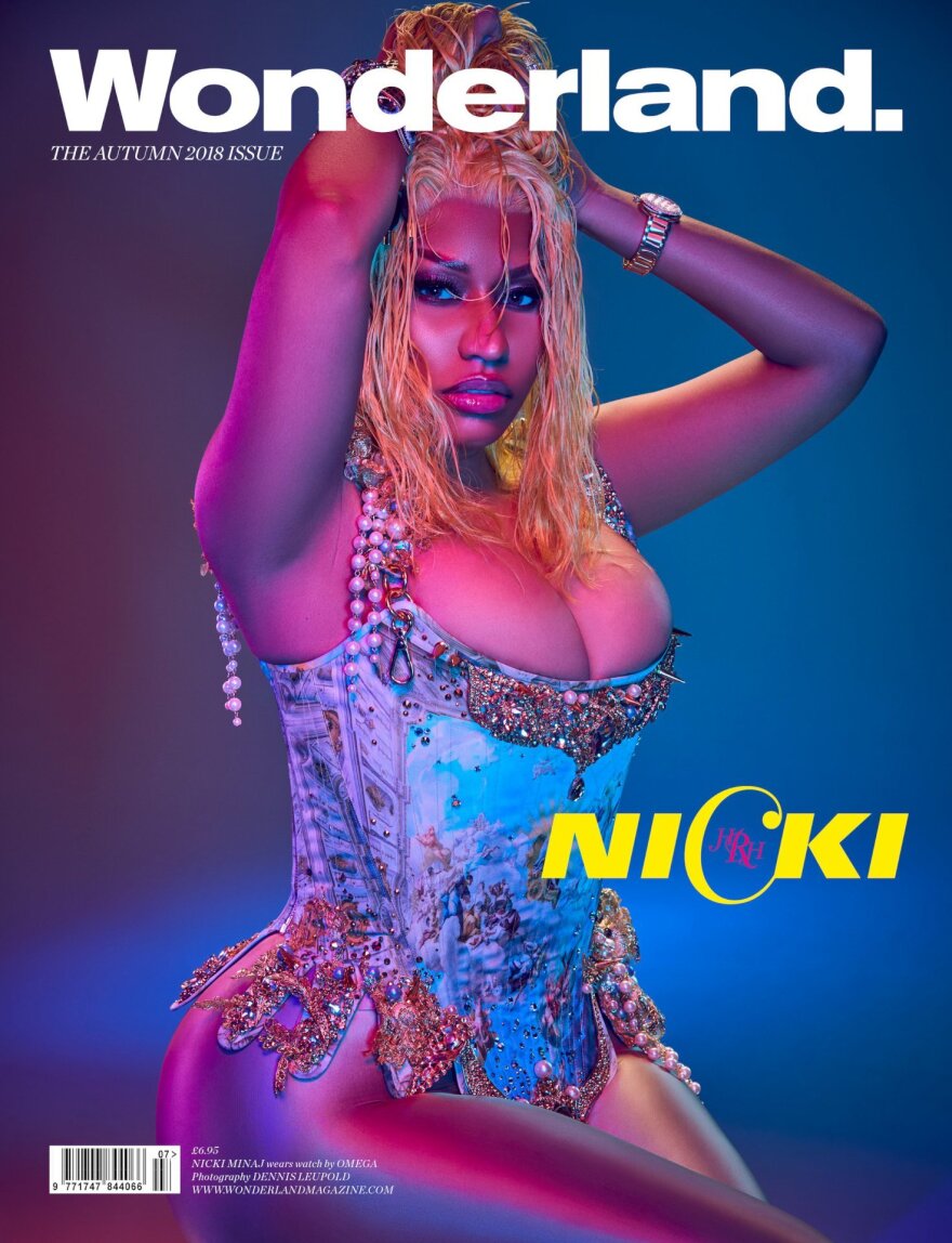 Η Nicki Minaj προτάσσει στήθος και οπίσθια για να καλωσορίσει το φθινόπωρο  