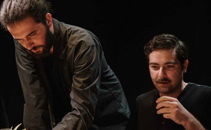 Αναζητώντας την «Απελευθέρωση» γύρω από ένα τραπέζι