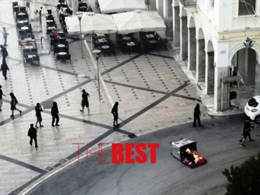  Πορεία για τον Παύλο Φύσσα: Ένταση και μολότοφ στην Πάτρα