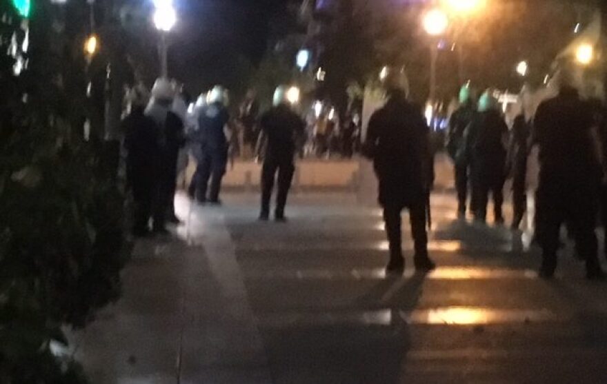 Αγρίνιο: Επεισόδια στην πορεία για τον Παύλο Φύσσα - Τραυματίστηκε 19χρονη