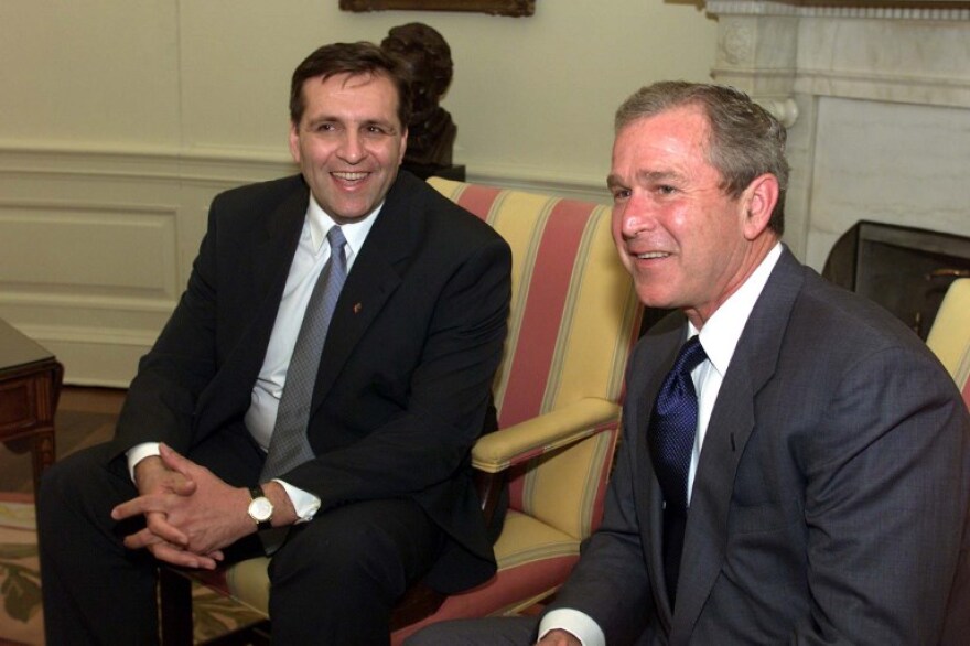 Δημοψήφισμα στα Σκόπια: Παρέμβαση και από τον Τζορτζ Μπους, με επιστολή στους πολίτες της ΠΓΔΜ