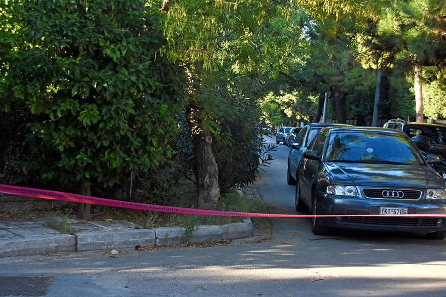 Έγκλημα στην Κηφισιά: Στο παρελθόν της 33χρονης ψάχνουν να βρουν τους εκτελεστές με το καλάσνικοφ