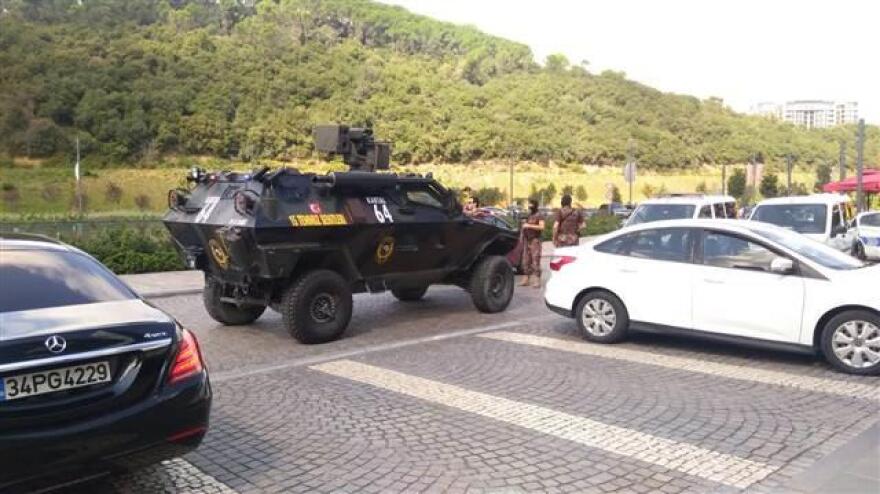 Κωνσταντινούπολη: Ένοπλος εισέβαλε σε εμπορικό κέντρο