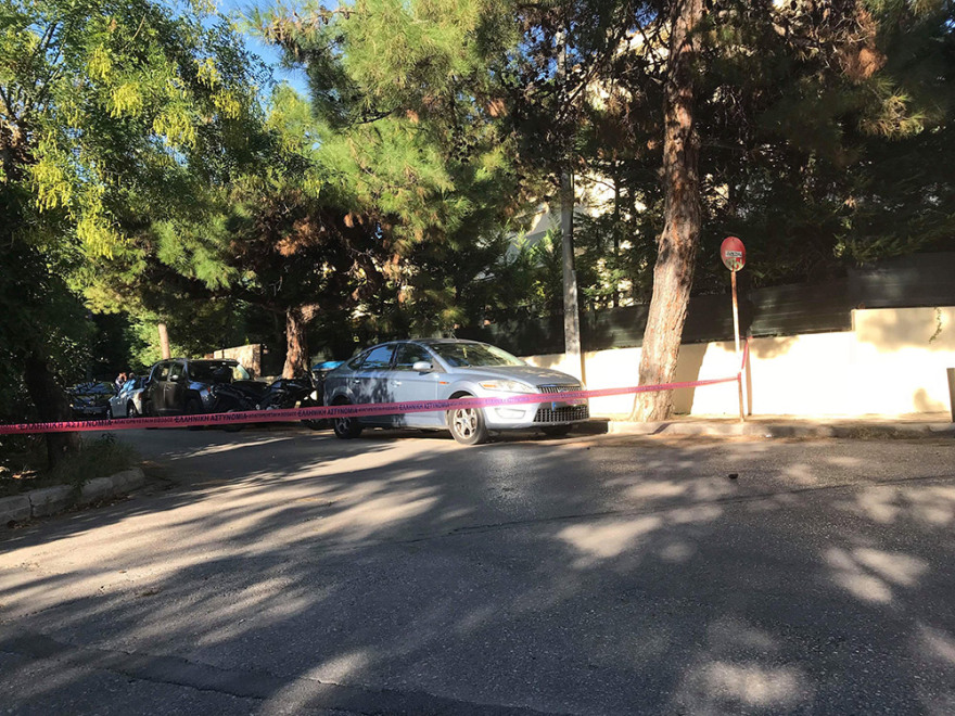 Έγκλημα στην Κηφισιά: «Γάζωσαν» με καλάσνικοφ την 33χρονη