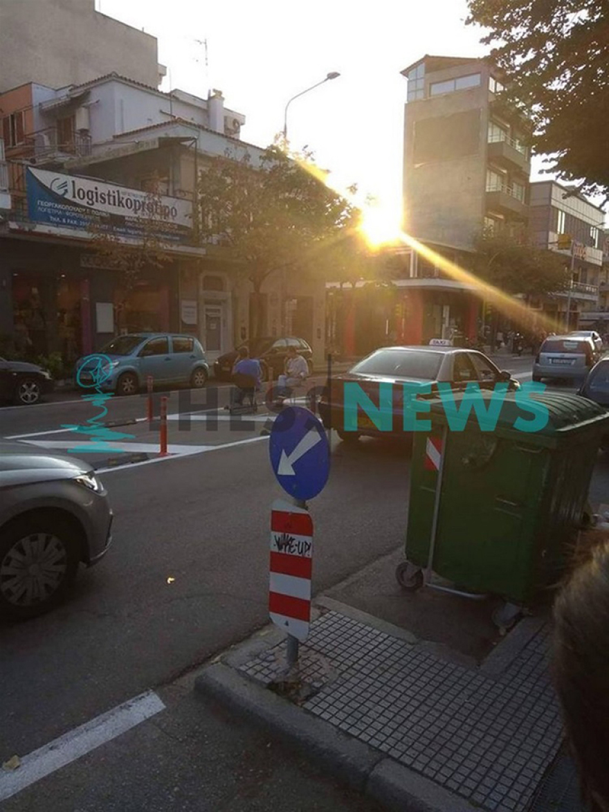 Θεσσαλονίκη: Ήπιαν φραπέ στη μέση του δρόμου «χαλαρά»