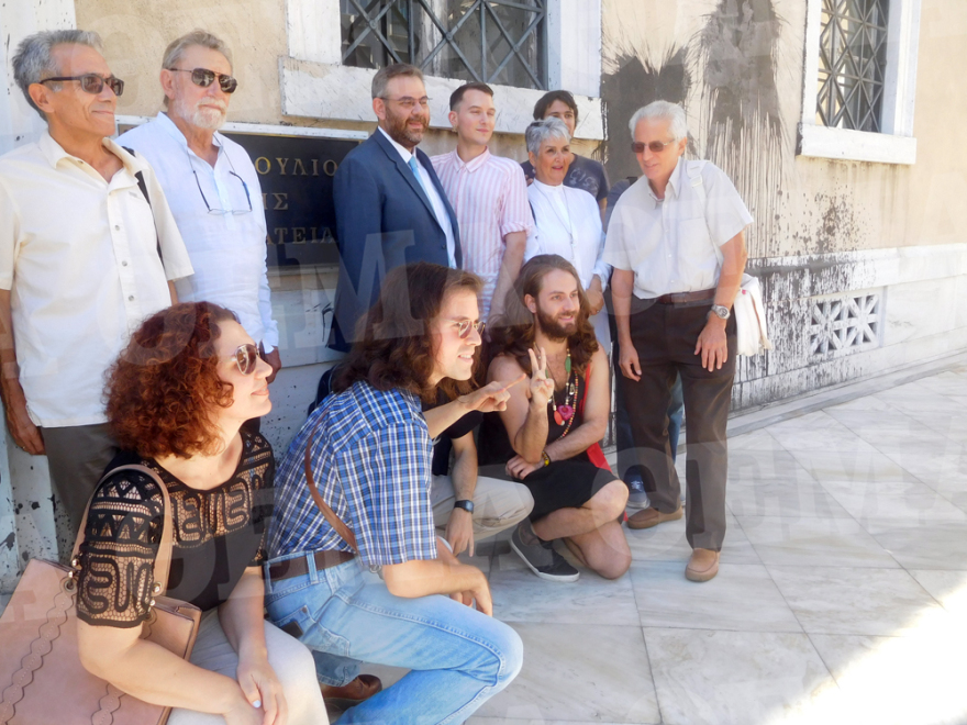 Παρόν το Τζέισον- Αντιγόνη στο ΣτΕ για την ακύρωση του μαθήματος των θρησκευτικών