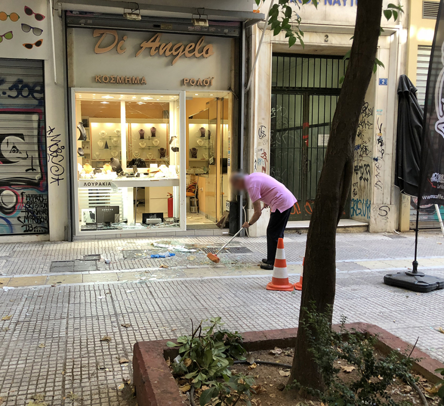 Νεκρός άντρας που αποπειράθηκε να ληστέψει κοσμηματοπωλείο στο κέντρο της Αθήνας