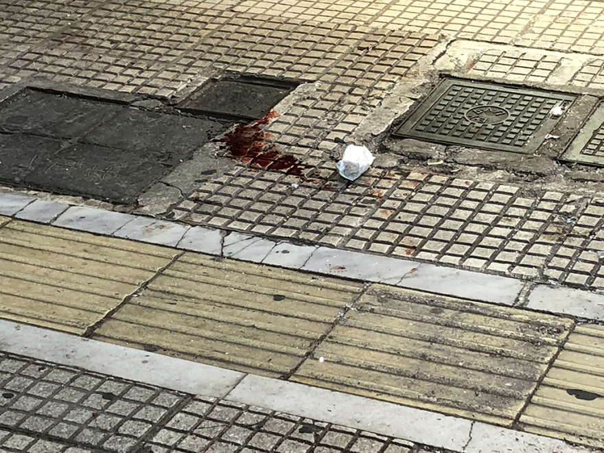 Νεκρός άντρας που αποπειράθηκε να ληστέψει κοσμηματοπωλείο στο κέντρο της Αθήνας