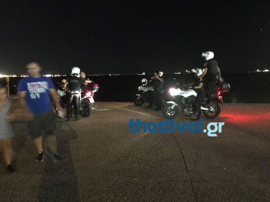 Έπεσαν στον Θερμαϊκό την ώρα που επιβιβάζονταν στο πλοιάριο «Κωνσταντής»!