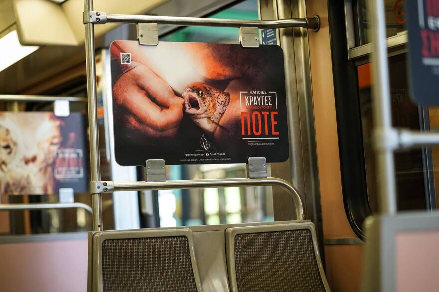 «Δες ποιον έφαγες σήμερα»: Σάλος με την καμπάνια των vegan στο Μετρό της Αθήνας