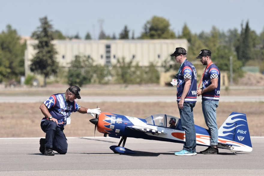 Υπερθέαμα στους αιθέρες και φιγούρες που κόβουν την ανάσα στο Athens Flying Week