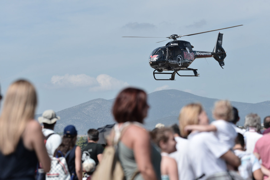Υπερθέαμα στους αιθέρες και φιγούρες που κόβουν την ανάσα στο Athens Flying Week