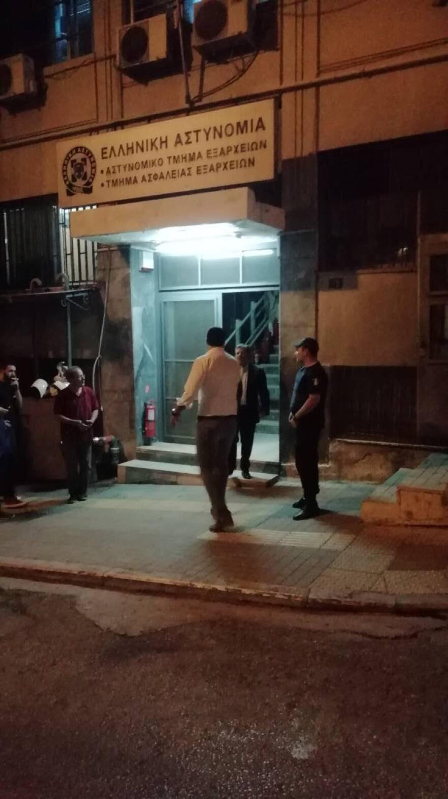 Η κυβέρνηση καλύπτει τον Καμμένο για τους δημοσιογράφους που συνελήφθησαν