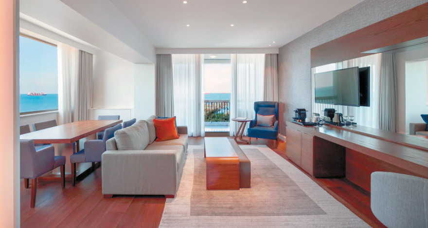 Η ζωάρα των υπουργών στη «μεταμνημονιακή» ΔΕΘ με τις deluxe σουίτες των €1.720