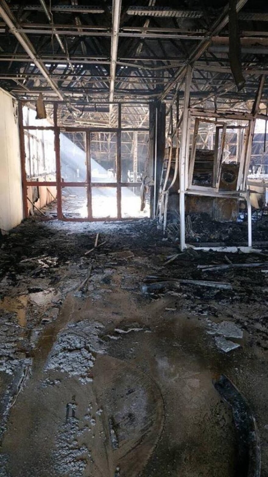 Φωτογραφίες: Η επόμενη μέρα στο Πανεπιστήμιο Κρήτης που μετρά πληγές από τη φωτιά