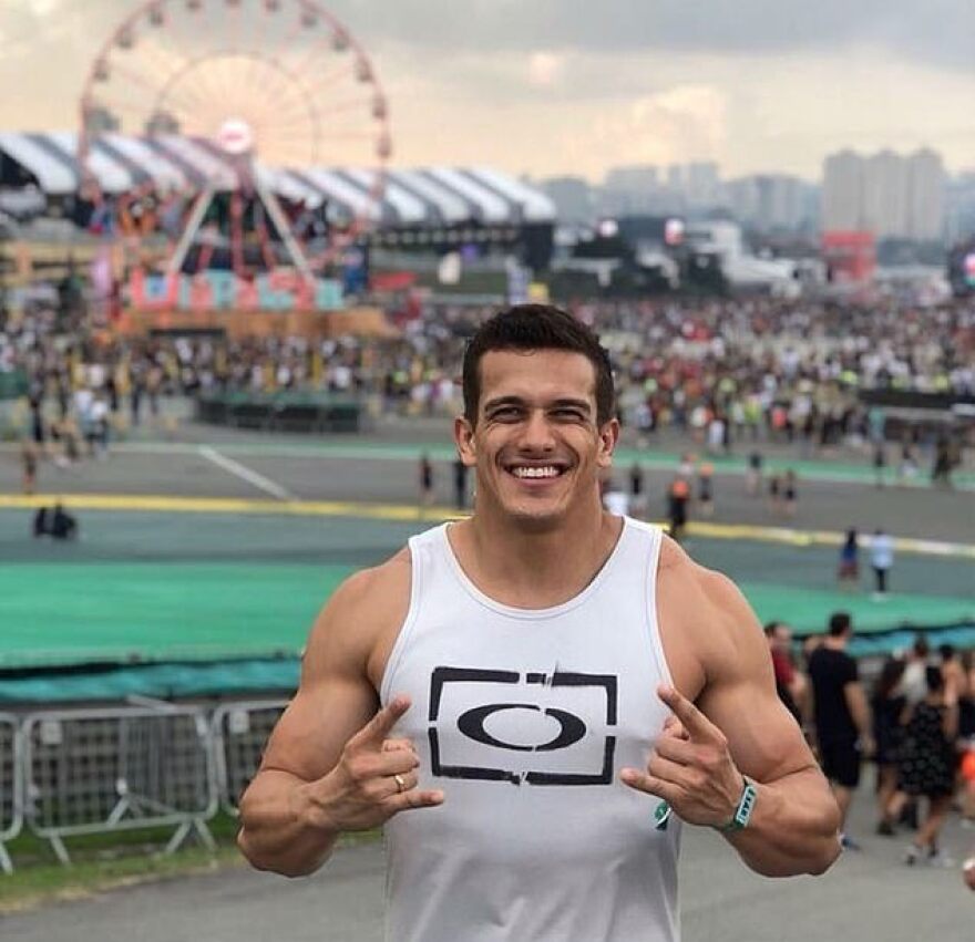 Βίντεο σοκ: Προσπαθεί να ξεφύγει από τον δολοφόνο σύζυγό της μέσα στο ασανσέρ αλλά δεν τα καταφέρνει