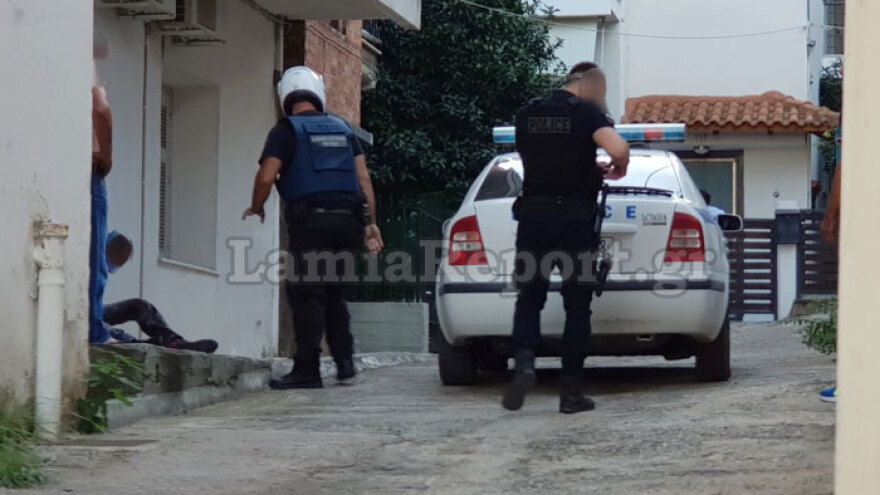 Μάχη για τη ζωή της δίνει η 25χρονη που μαχαιρώθηκε στη Λαμία