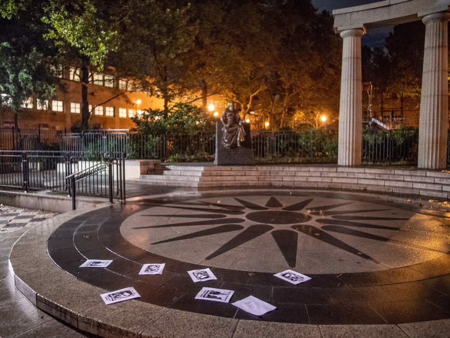 Φωτογραφίες: Γέμισαν τη Νέα Υόρκη με αφίσες «Ανεπιθύμητος ο Αλέξης Τσίπρας»