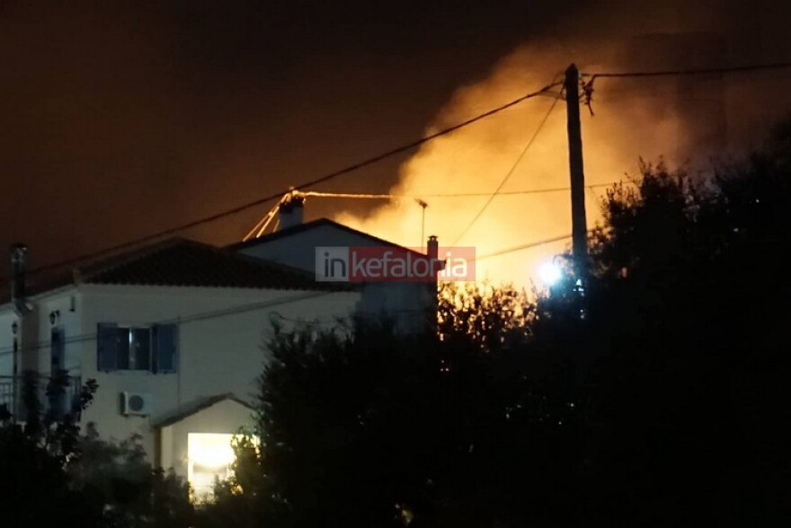 Κεφαλονιά: Ολονύχτια μάχη με τις φλόγες έξω από το χωριό Ζόλα