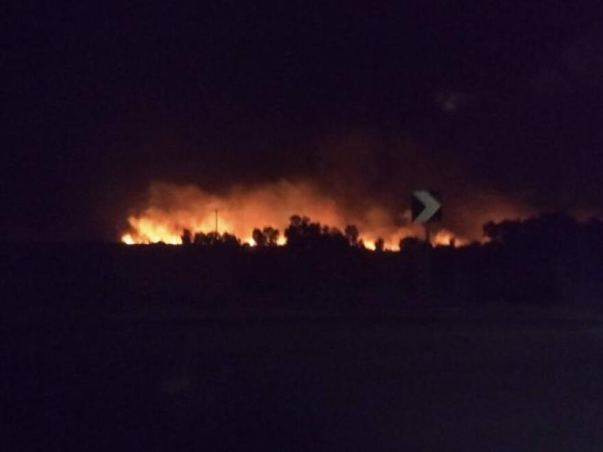 Μεγάλη πυρκαγιά στον Άραξο: Το μέτωπο κατευθύνεται στον αρχαιολογικό χώρο του Τείχους των Δυμαίων