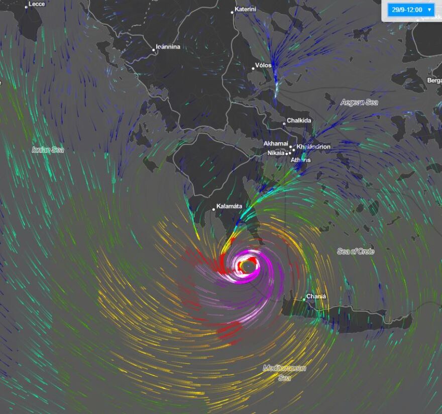 Φωτογραφίες: Θα σαρώσει το Αιγαίο ο Μεσογειακός Κυκλώνας «Ξενοφών»
