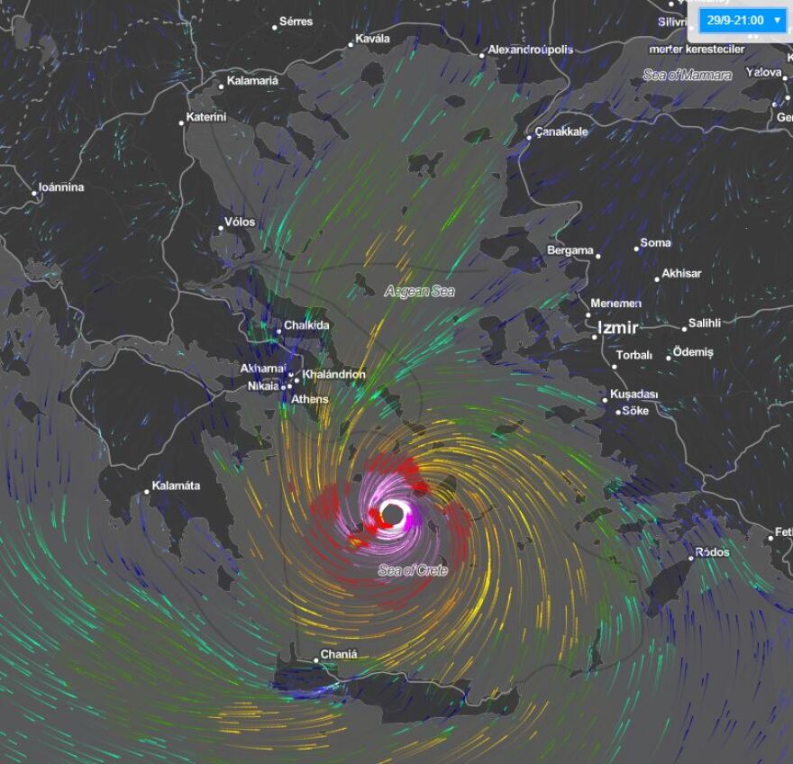 Φωτογραφίες: Θα σαρώσει το Αιγαίο ο Μεσογειακός Κυκλώνας «Ξενοφών»