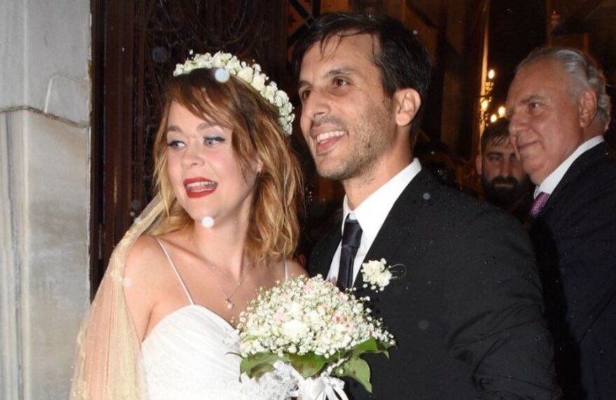 Η Λένα Παπαληγούρα και ο Άκης Πάντος παντρεύτηκαν αψηφώντας τον «Ζορμπά» 