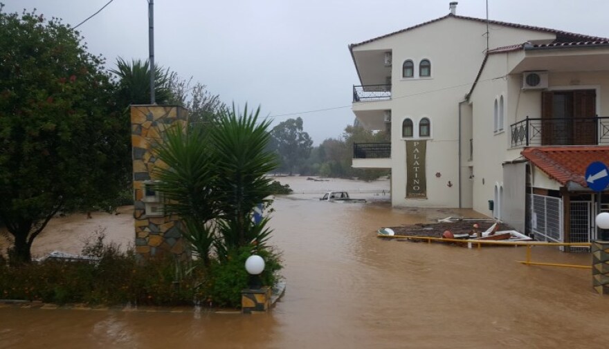 Αγωνία για τους τέσσερις αγνοούμενους του «Ζορμπά» - Τους ψάχνουν δύτες και ΕΜΑΚ