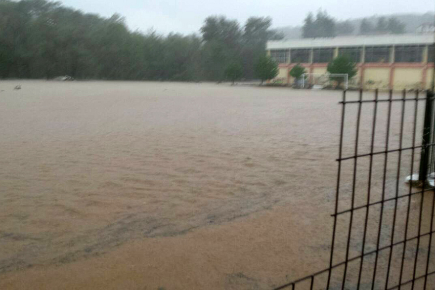 Αγωνία για τους τέσσερις αγνοούμενους του «Ζορμπά» - Τους ψάχνουν δύτες και ΕΜΑΚ
