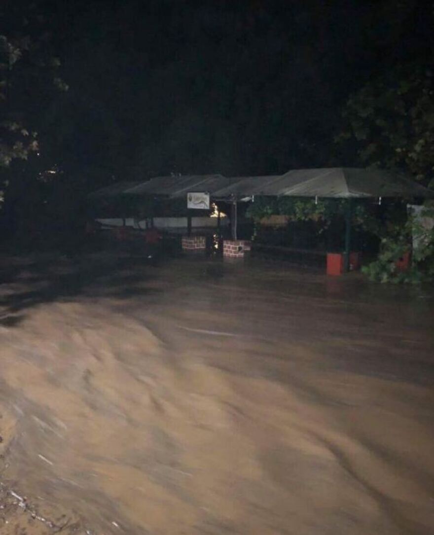 Σε κατάσταση έκτακτης ανάγκης Κορινθία,  Αργολίδα και Β. Εύβοια - Τρεις αγνοούμενοι στο Μαντούδι