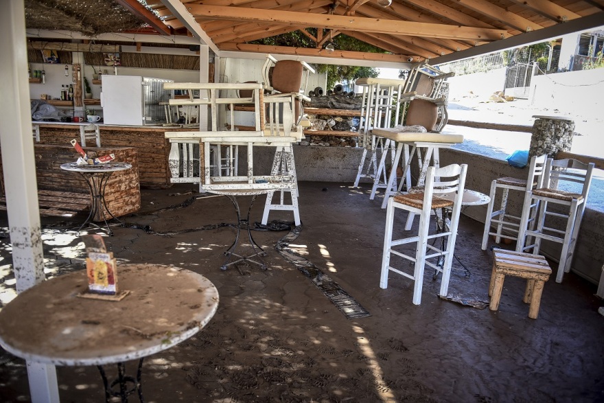 Φωτογραφίες: Εικόνες Αποκάλυψης άφησε πίσω του ο κυκλώνας «Ζορμπάς» σε Μαντούδι και Αργολίδα 