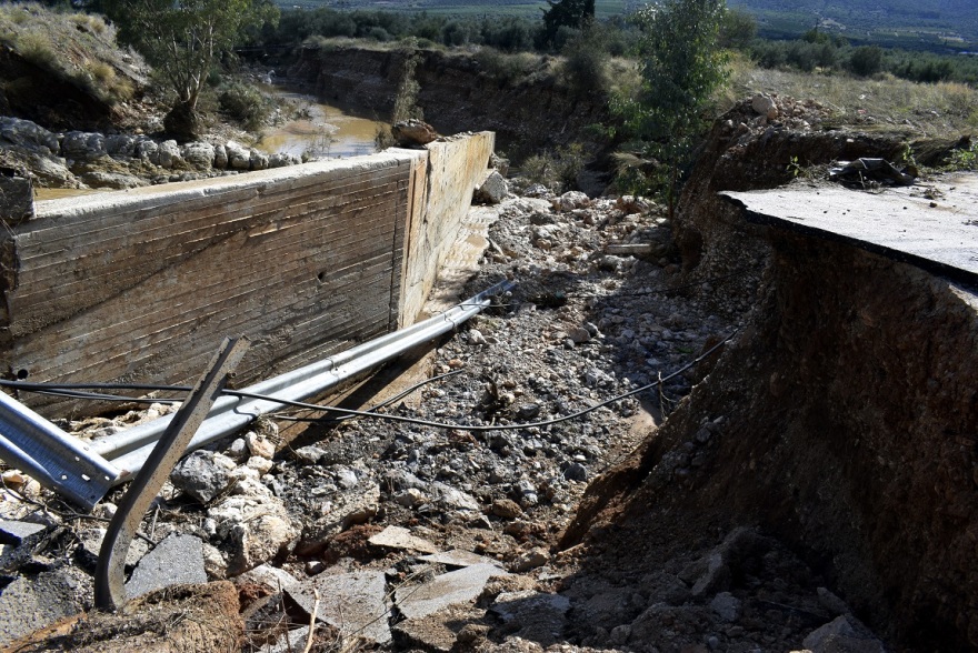 Φωτογραφίες: Εικόνες Αποκάλυψης άφησε πίσω του ο κυκλώνας «Ζορμπάς» σε Μαντούδι και Αργολίδα 