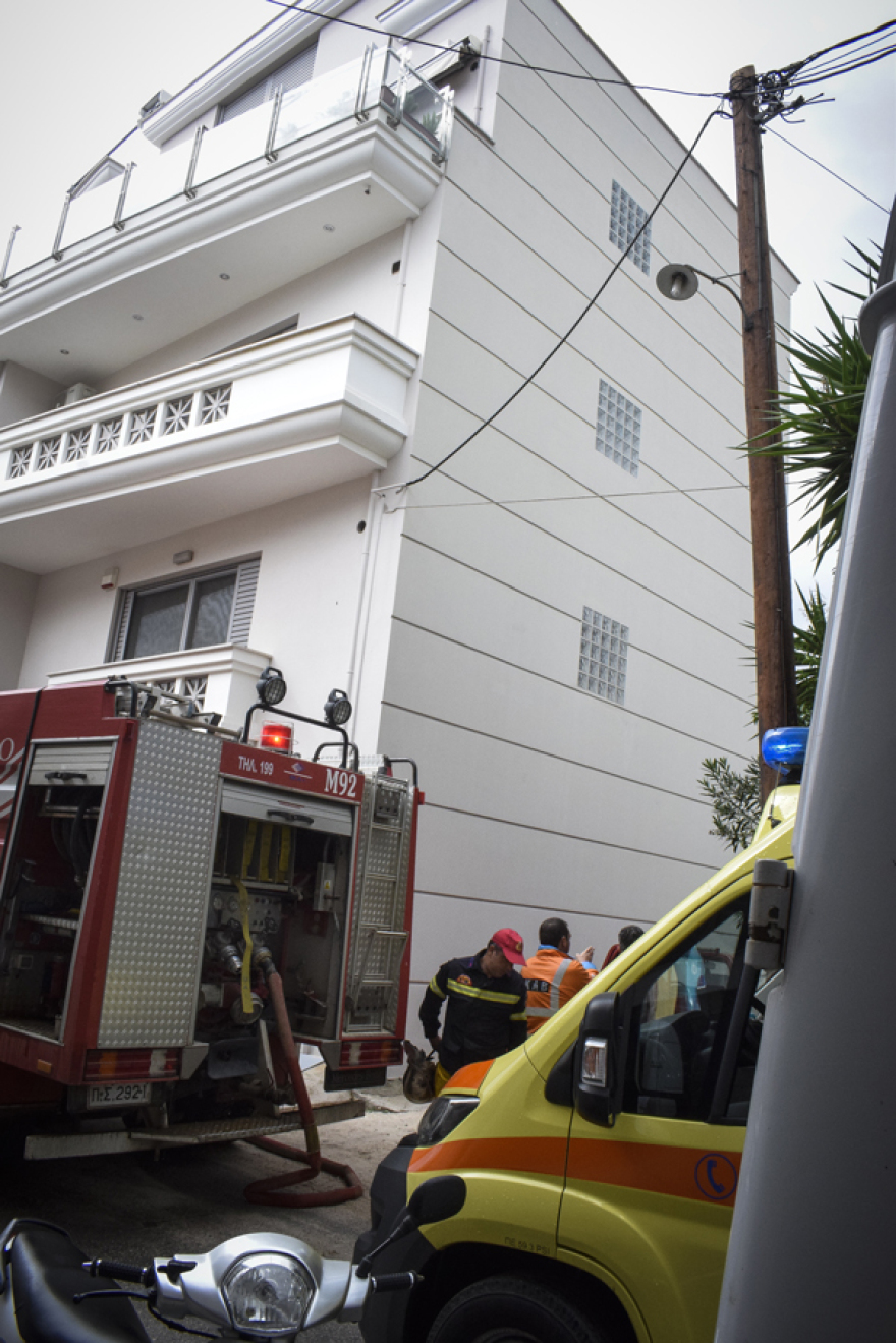 Οικογενειακή τραγωδία στο Άργος: Η μητριά του 26χρονου γλίτωσε, γιατί κλειδώθηκε στο μπάνιο