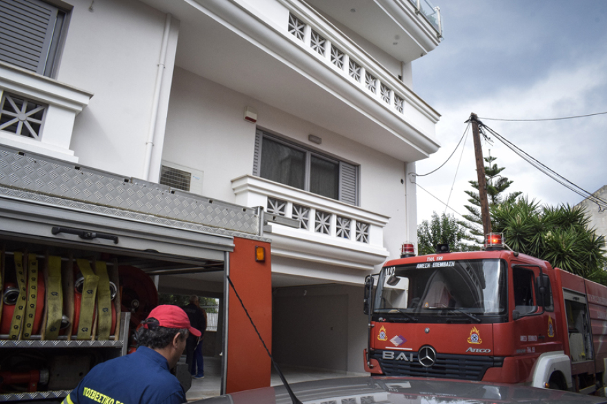 Οικογενειακή τραγωδία στο Άργος: Η μητριά του 26χρονου γλίτωσε, γιατί κλειδώθηκε στο μπάνιο