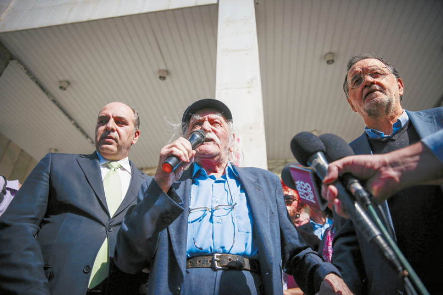 Ασφαλίτες «ντυμένοι» καμεραμάν παρακολουθούσαν  τον Λαφαζάνη