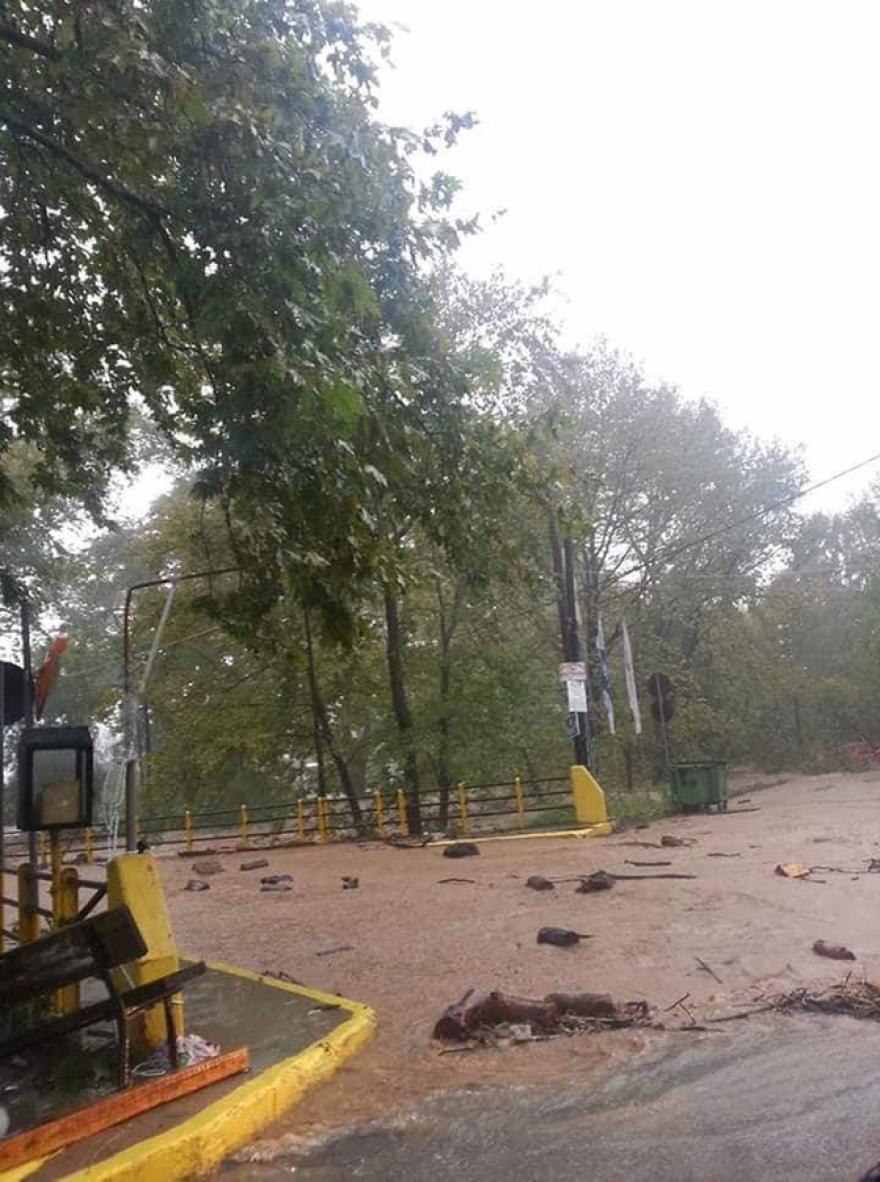 «Μάχη» από ΕΜΑΚ και δύτες για να βρεθούν οι τέσσερις αγνοούμενοι του «Ζορμπά»