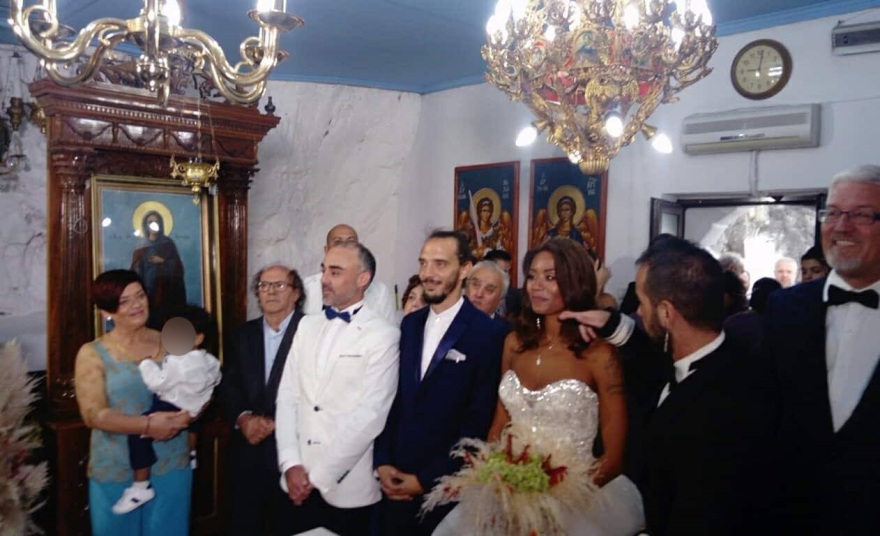 Παντρεύτηκε στη Λευκάδα η τραγουδίστρια Shaya 